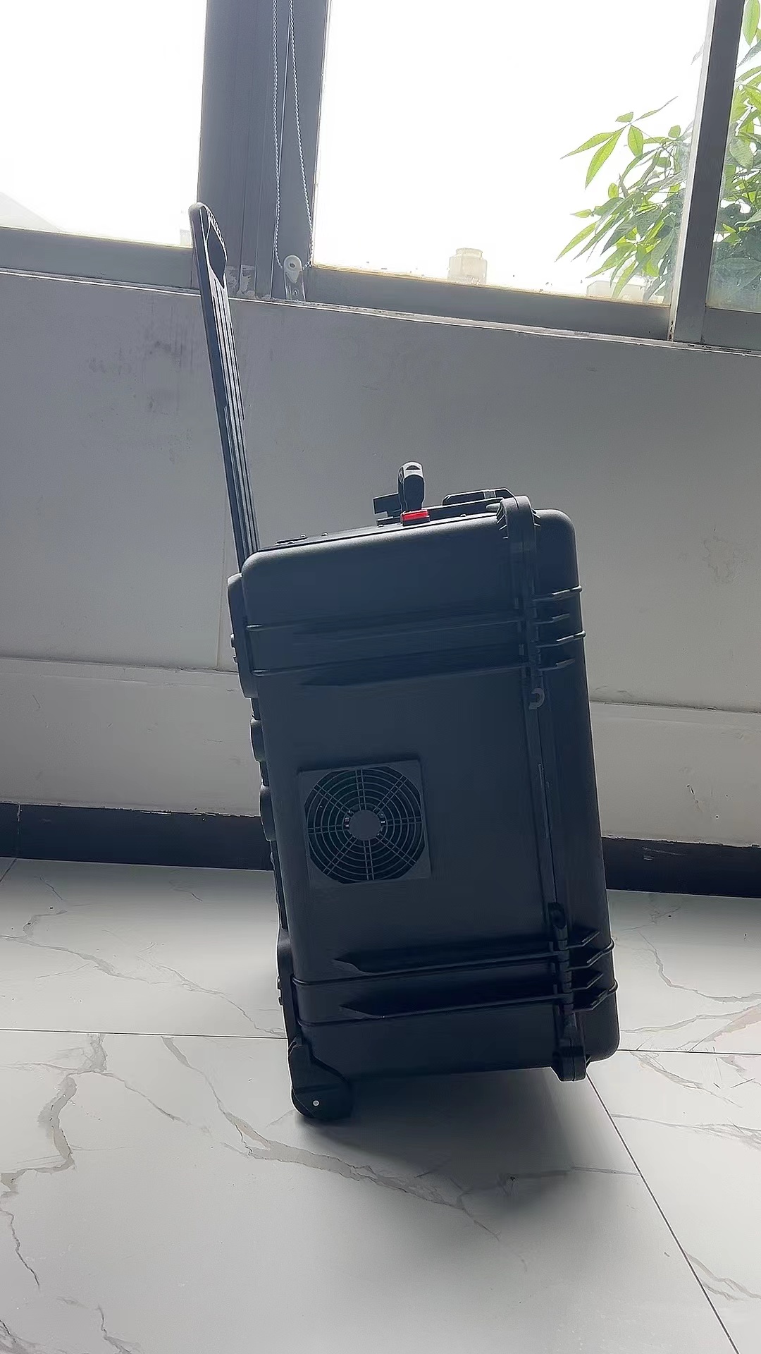 琼山手拉箱型移动通信干扰器